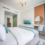 Deluxe 3 Bedroom With Marina & Sea View