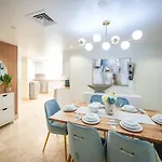 Deluxe 3 Bedroom With Marina & Sea View