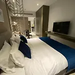 Phineek Homes Luxury Studio With Canal View Damac Maison Prive Business Bay
