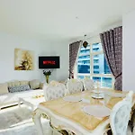 3 Bedroom Luxury Suite Apartment Near Jbr Beach