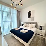 Luxury 2 Bedroom Apartment With Sea Views & Private Beach Access