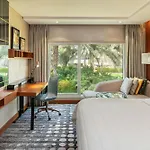 Le Meridien Dubai Hotel & Conference Centre