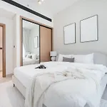Gorgeous 1 Bedroom In Binghatti House And Sleeps 4