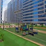 Affordable Living 1Br, Steps From Retail Stores, Skycourts Tower D, Dubailand By Deluxe Holiday Homes