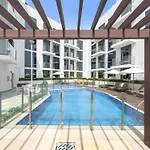Silkhaus Stylish 2Bdr In Azizi Gardens With Pool & Gym
