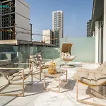 Blue Breeze - Elegant Studio In Serenity Lake 5, Jvc