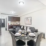 Amazing And Chic 1 Bedroom In Goldcrest Views 2