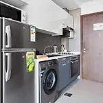 Chic Studio In Art Gardens Modern Living