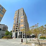 Silkhaus Luxury Studio Near Dubai Sport City