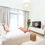 Easygo - Azizi Riviera 15 Community View