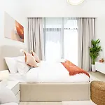 Easygo - Azizi Riviera 15 Community View