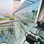 Modern Fully-Equipped Apartment In Seven Palm, Beach And Pool Access
