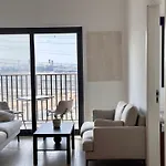 Dubai Starts Here With Amazing Apartment With Walking Distance To Metro