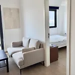 Dubai Starts Here With Amazing Apartment With Walking Distance To Metro