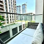 Modern And Spacious Studio Near Burj Khalifa