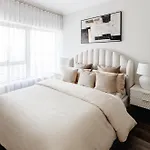 Beautiful 3 Bed In Dubai Marina!