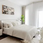 Beautiful 3 Bed In Dubai Marina!