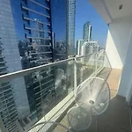 Beautiful 1 Bed Apartment Marina I Sleeps 4