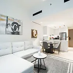 New Jvc 1Br With 29Th Floor View - Calm And Kid-Ready