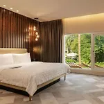 Le Meridien Dubai Hotel & Conference Centre