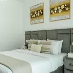 Superb 1-Bedroom Apartment With Full Burj Khalifa View - 5-Min Walk To Dubai Mall