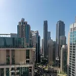 Superb 1-Bedroom Apartment With Full Burj Khalifa View - 5-Min Walk To Dubai Mall