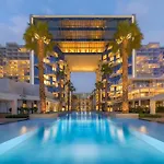 Luxe Apt With Pool View - Lush Greenery I Beach Access