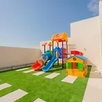 Bnbeyond\'S Sassy Studio With Expansive Balcony
