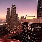 Infinity Pool - High-Floor Modern Comfort - Incredible Views - 2Br 8 Pax