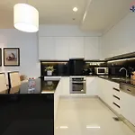 Luxury Marina View Apartment In Jw Marriott Dubai Marina