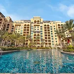 New Fairmont Residence With Private Beach On Palmjumeirah
