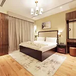 Stylish 2Br Downtown Apartment Burj & Mall Nearby