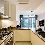 Luxury 2Br Waterfront Oasis In Marinagate - Livbnb