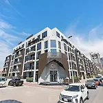 Silkhaus Spacious Studio In Jvc With Modern Furniture