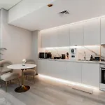 Great Apartments At Marina Star With City View