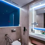 Tumbi West Palm Beach Hotel Dubai,Tapestry Collection Hilton