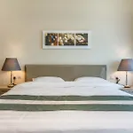 Bespoke Residences - Bay Square