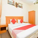 Oyo 159 Sports Piaza Hotel