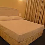 Queen\'S Hotel