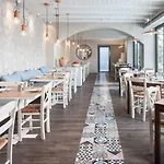 Armada Avenue Hotel