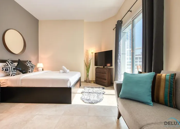 Minutes Away To Metro Studio Unit With Nearby Retail Outlets, Dubai Gate 2, Jumeirah Lake Towers By Deluxe Holiday Homes