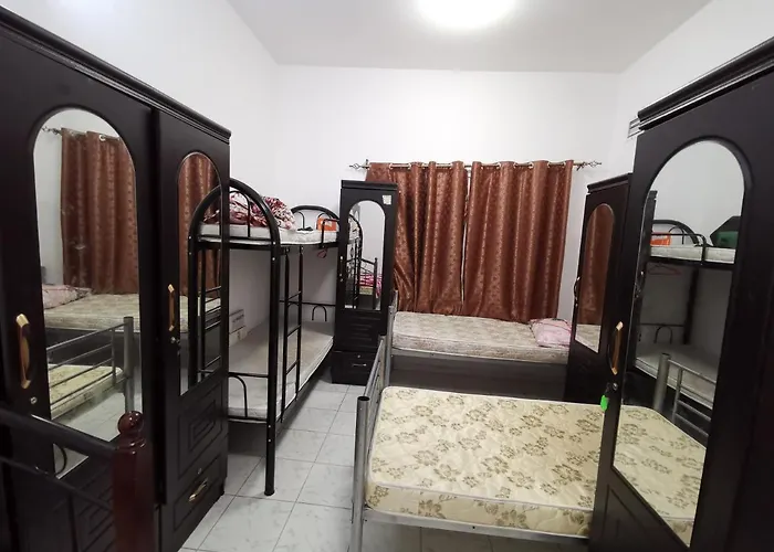 Bed Space For Males Near Metro Station