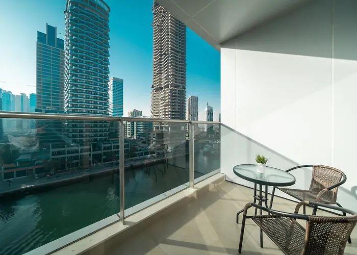 Higuests - Spacious Apt For 5 With Spectacular Marina Views