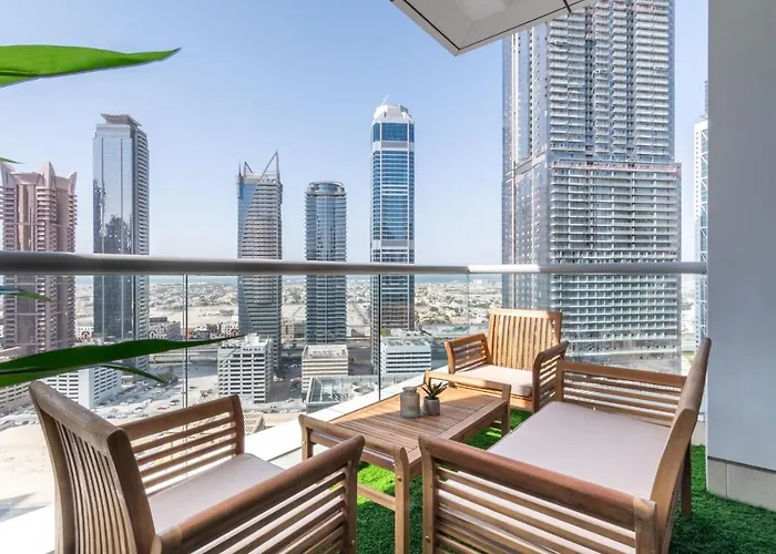 Scenic 2 Bedroom Apartment - Downtown Business Bay