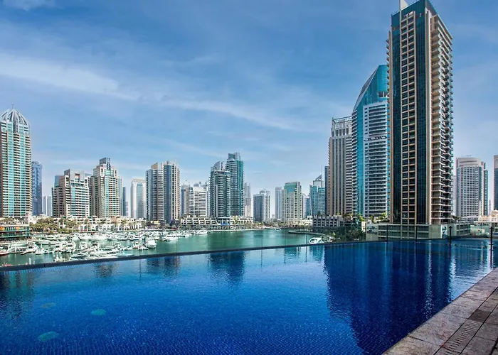 Cayan Tower, Dubai Marina