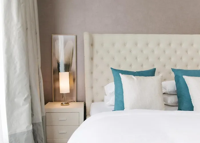 Boutique Living - Burj Views Downtown Dubai