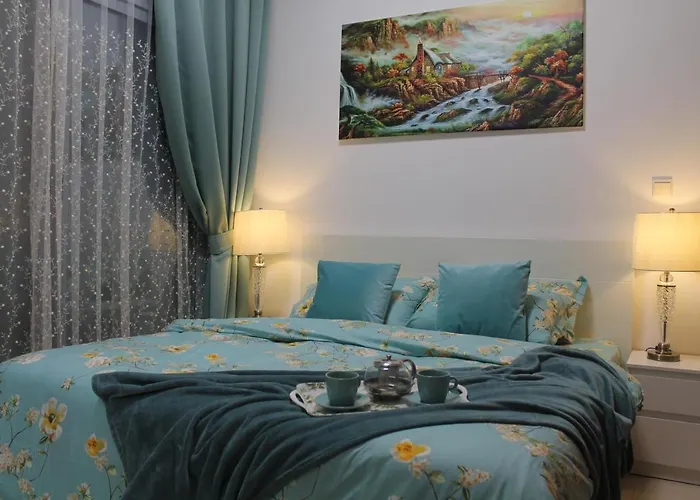 Newly Furnished One Bedroom Apartment Next To Metro & Beach In Marina Residence