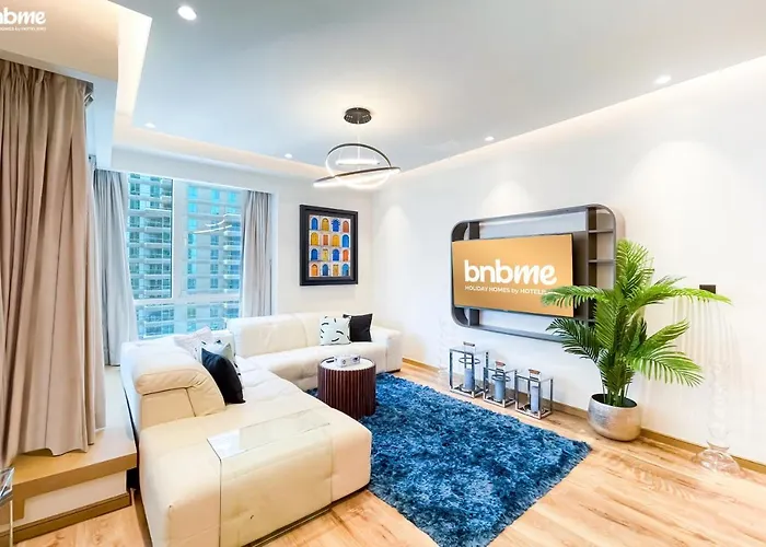 Dubai Marina 2Br Apt - Pool, Gym & Balcony