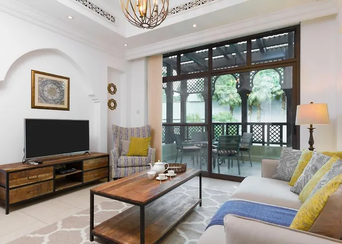 Souk Al Bahar Al Tajer, Burj Khalifa - Mint Stay