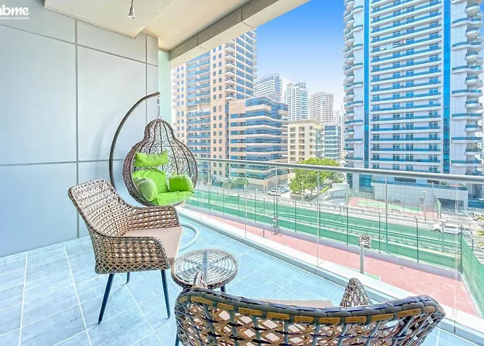 Bnbmehomes - Sit Back & Enjoy Seeing The Luxury Yachts Drive By - B67